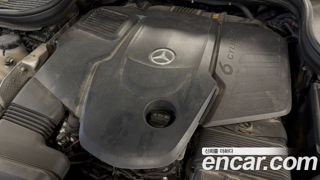 Mercedes-Benz GLS-Class 2021 — photo 6