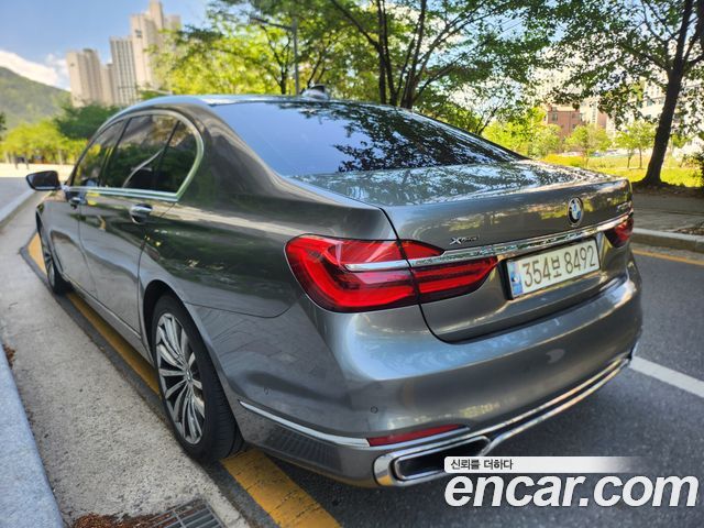 BMW 7-Series 2016 — photo 2