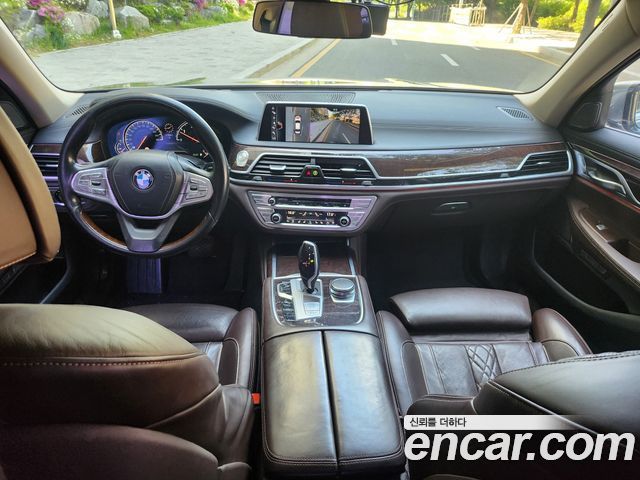 BMW 7-Series 2016 — photo 6