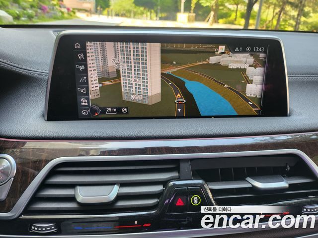 BMW 7-Series 2016 — photo 14