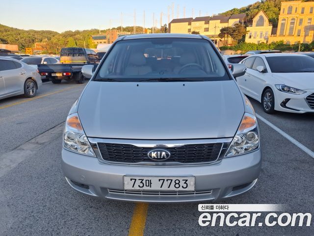 Kia Canival 2013 — photo 3