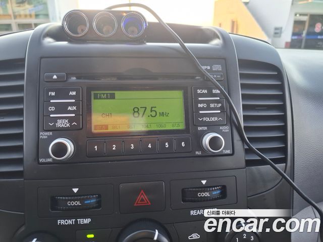 Kia Canival 2013 — photo 13