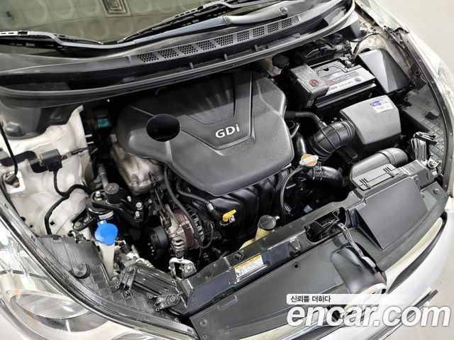 Hyundai AVANTE 2012 — photo 7