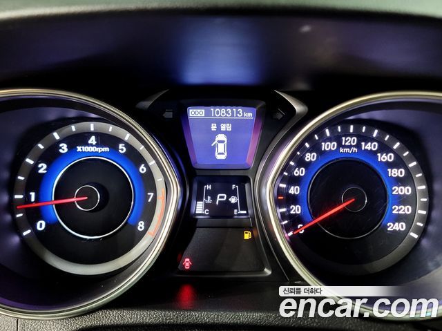 Hyundai AVANTE 2012 — photo 10