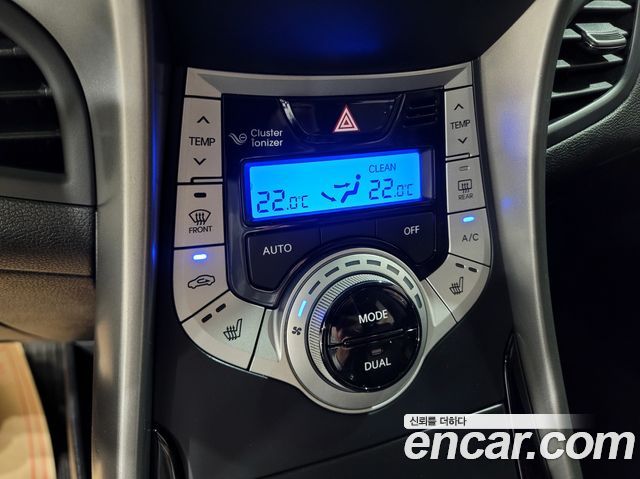 Hyundai AVANTE 2012 — photo 15