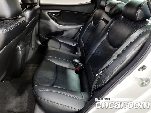 Hyundai AVANTE 2012 — photo 19