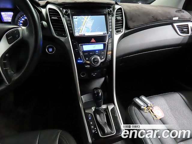 Hyundai i30 2014 — photo 11