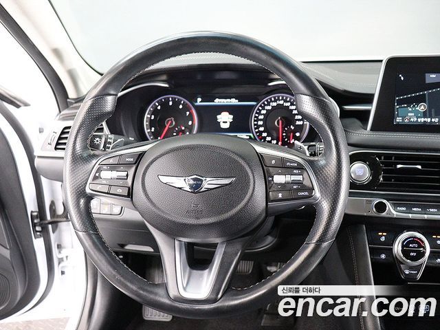 Genesis G70 2019 — photo 16