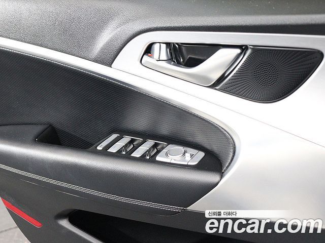 Genesis G70 2019 — photo 20