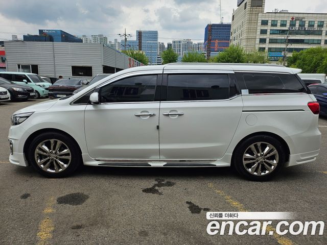 Kia Canival 2015 — photo 2