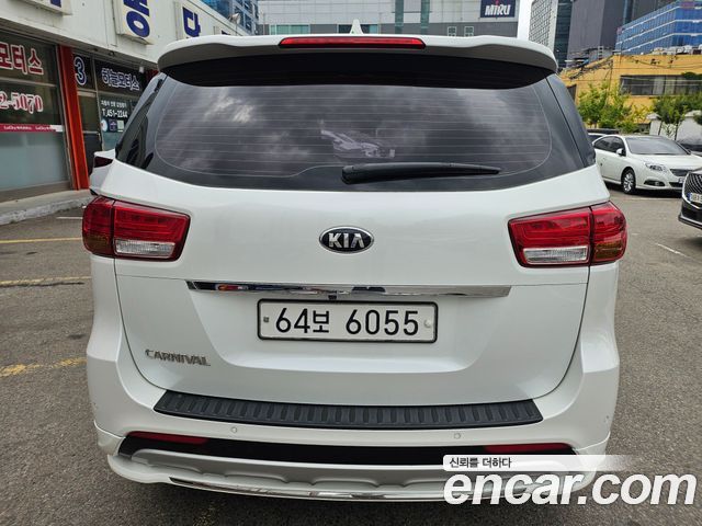 Kia Canival 2015 — photo 3