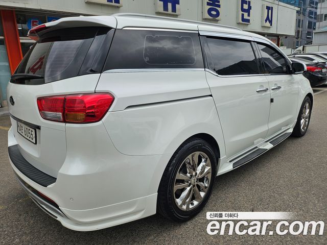 Kia Canival 2015 — photo 4