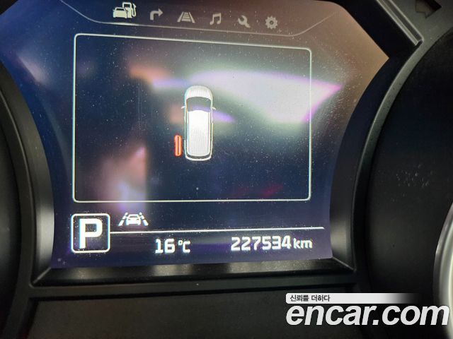Kia Canival 2015 — photo 11