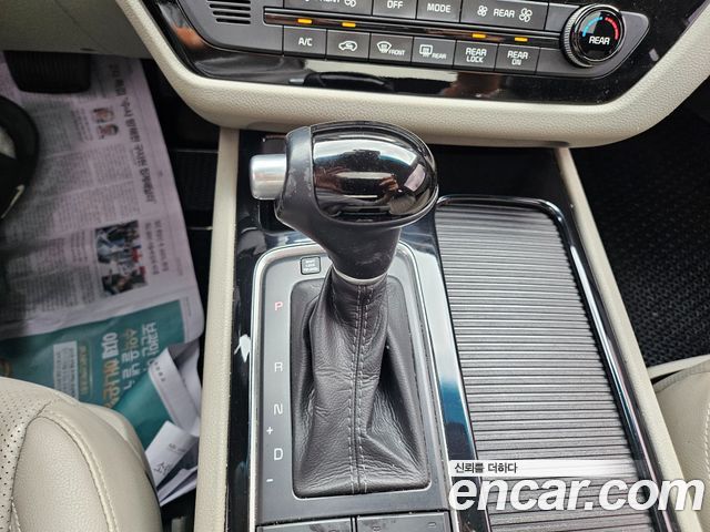 Kia Canival 2015 — photo 13
