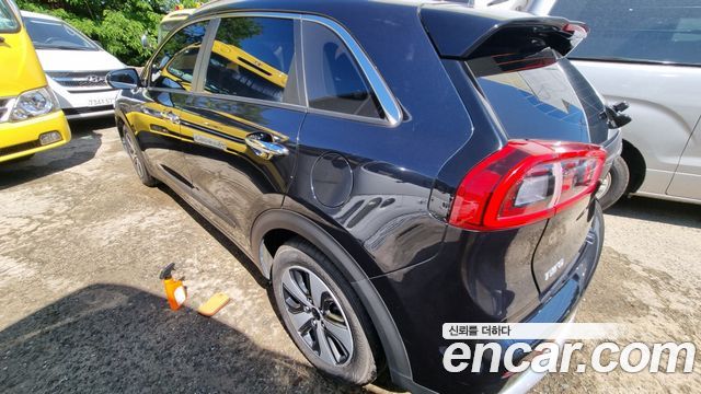 Kia Niro 2017 — photo 5