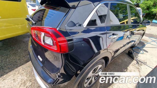 Kia Niro 2017 — photo 6