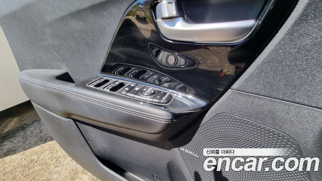 Kia Niro 2017 — photo 10