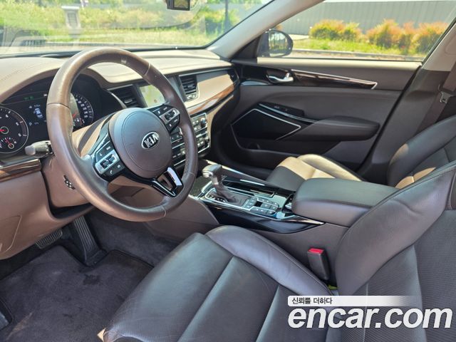 Kia K7 2018 — photo 11