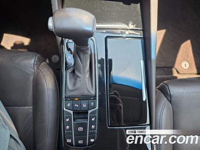 Kia K7 2018 — photo 17