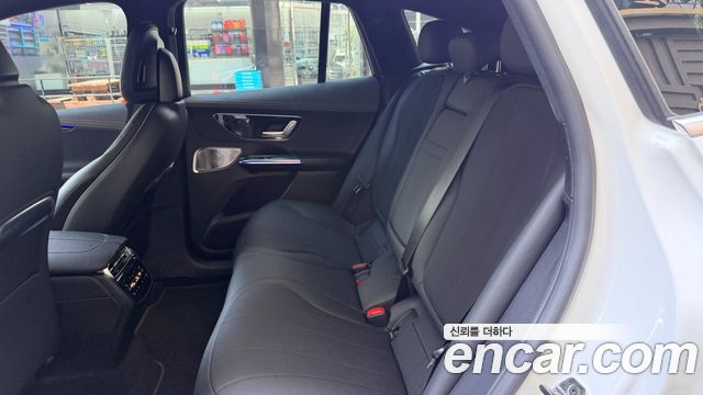 Mercedes-Benz EQE 2024 — photo 11