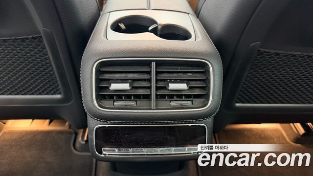 Mercedes-Benz GLS-Class 2025 — photo 15
