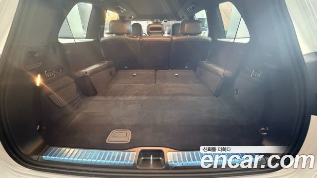 Mercedes-Benz GLS-Class 2025 — photo 16