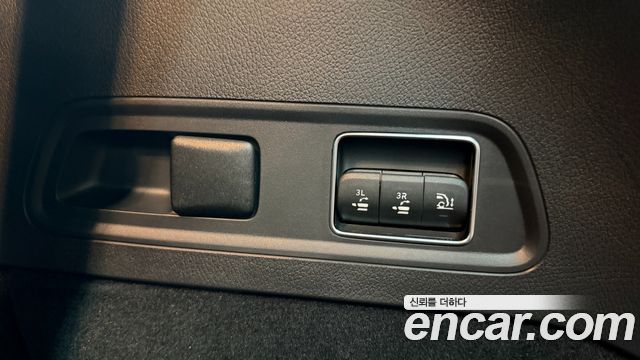 Mercedes-Benz GLS-Class 2025 — photo 18
