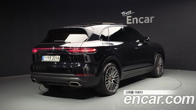 Porsche Cayenne 2021 — photo 2