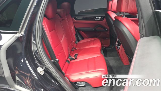 Porsche Cayenne 2021 — photo 18