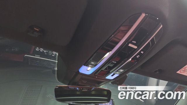Porsche Cayenne 2021 — photo 25