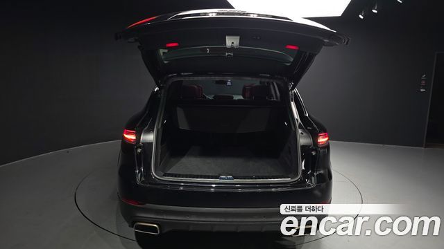 Porsche Cayenne 2021 — photo 26