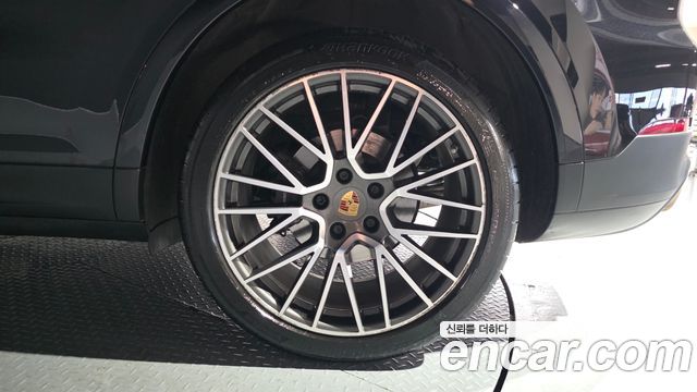 Porsche Cayenne 2021 — photo 7