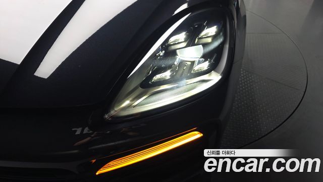 Porsche Cayenne 2021 — photo 8