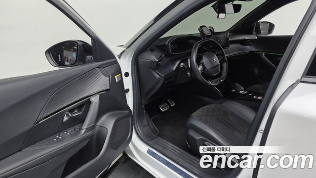Peugeot 2008 2021 — photo 13