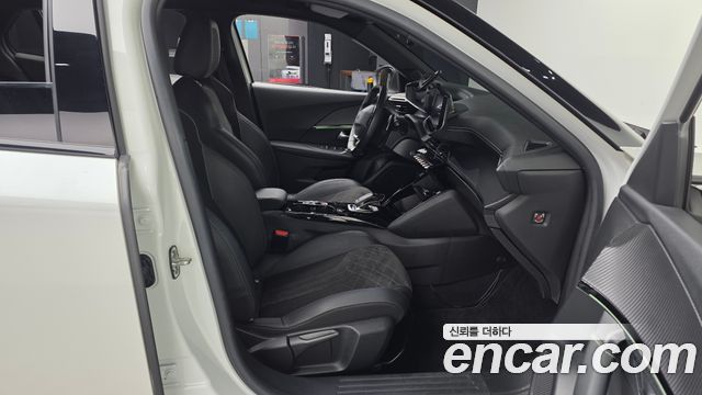 Peugeot 2008 2021 — photo 17