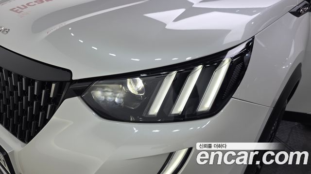 Peugeot 2008 2021 — photo 8