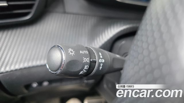 Peugeot 2008 2021 — photo 29