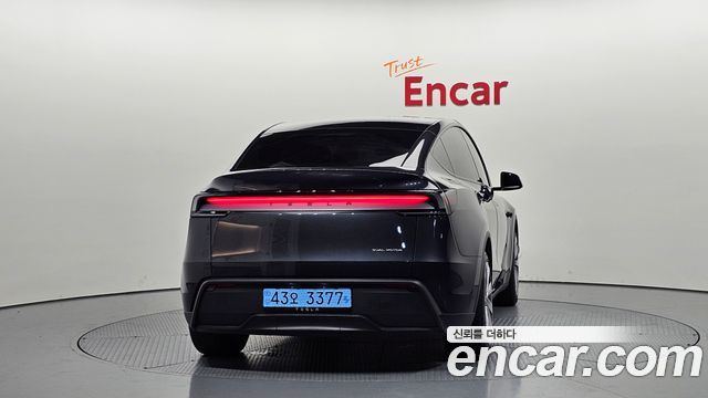 Tesla Model Y 2025 — photo 4