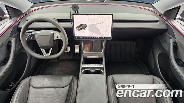 Tesla Model Y 2025 — photo 10