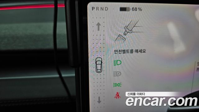 Tesla Model Y 2025 — photo 12