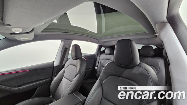 Tesla Model Y 2025 — photo 25