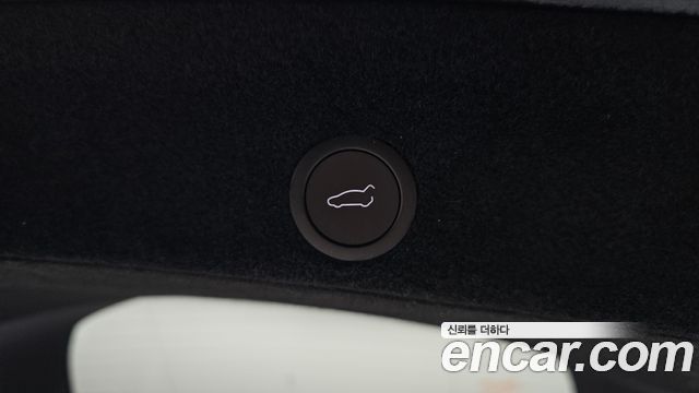 Tesla Model Y 2025 — photo 26
