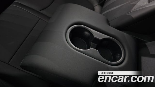 Tesla Model Y 2025 — photo 28