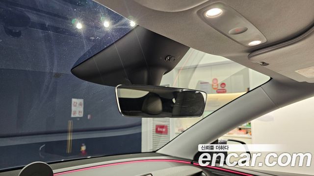 Tesla Model Y 2025 — photo 31