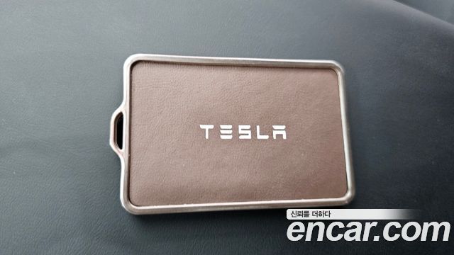 Tesla Model Y 2025 — photo 34
