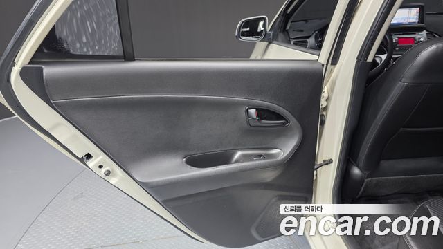 Kia morning 2012 — photo 15