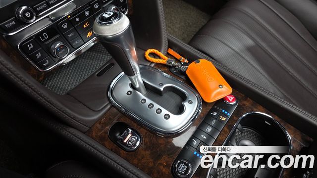 Bentley Flying Spur 2015 — photo 9