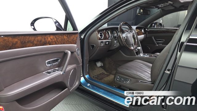 Bentley Flying Spur 2015 — photo 10
