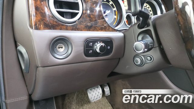 Bentley Flying Spur 2015 — photo 14