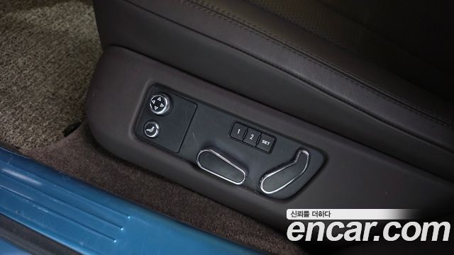 Bentley Flying Spur 2015 — photo 17